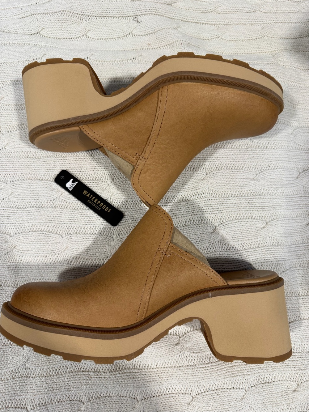 Sorel Hi-Line Heel Mule in Tawny Buff size 8